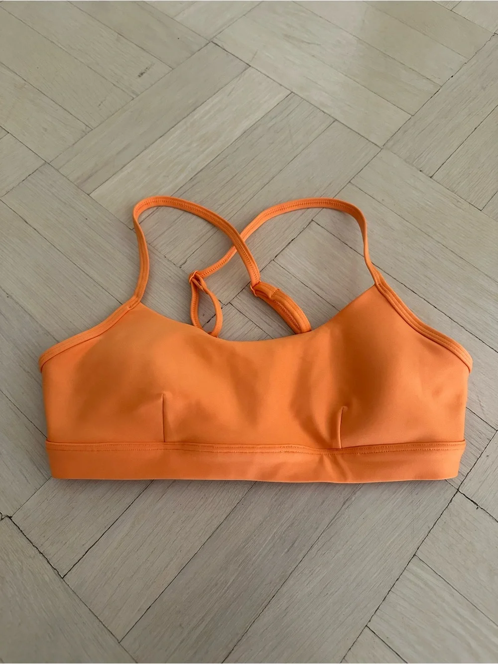 Alo Yoga Airlift Intrigue Bra Orange Satsuma Breeze  Small
